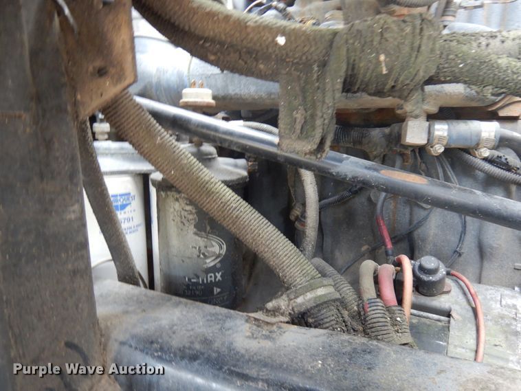 image for item IL9819 1999 Mack MR688S  concrete pump truck