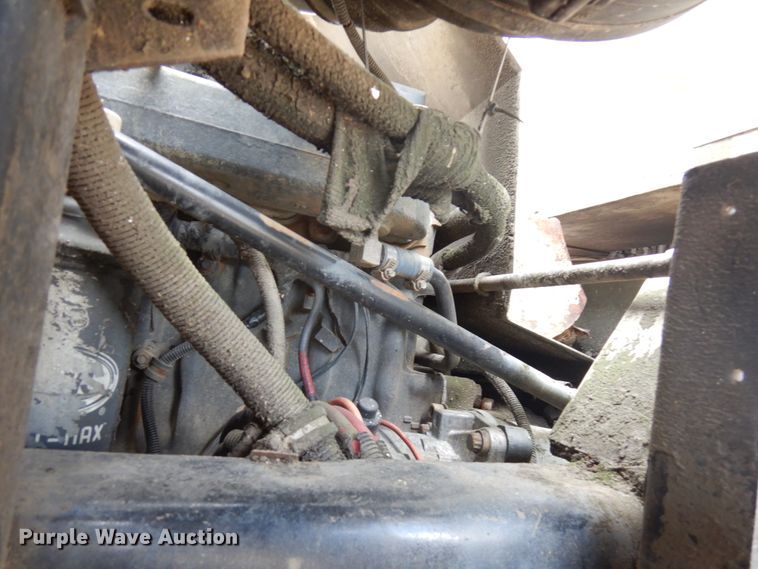 image for item IL9819 1999 Mack MR688S  concrete pump truck