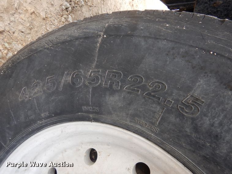 image for item IL9819 1999 Mack MR688S  concrete pump truck