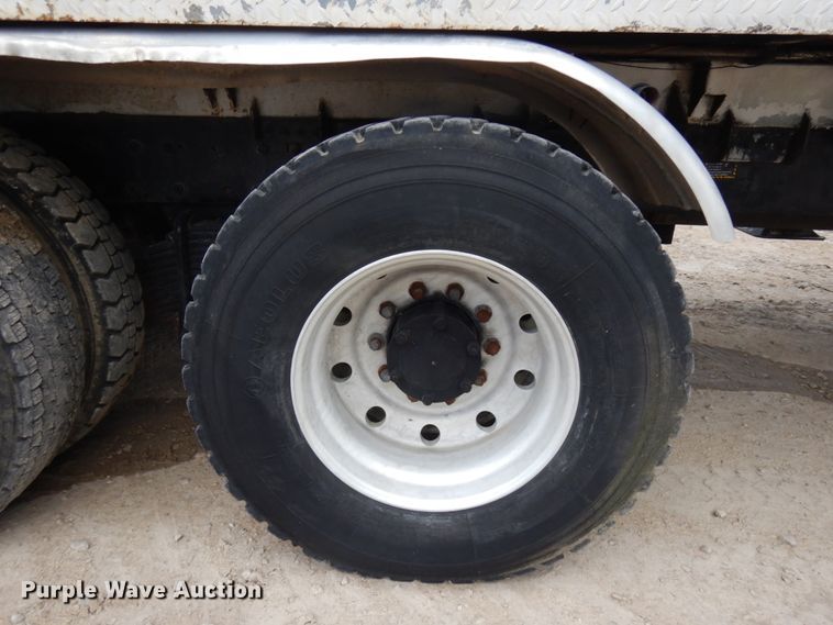 image for item IL9819 1999 Mack MR688S  concrete pump truck