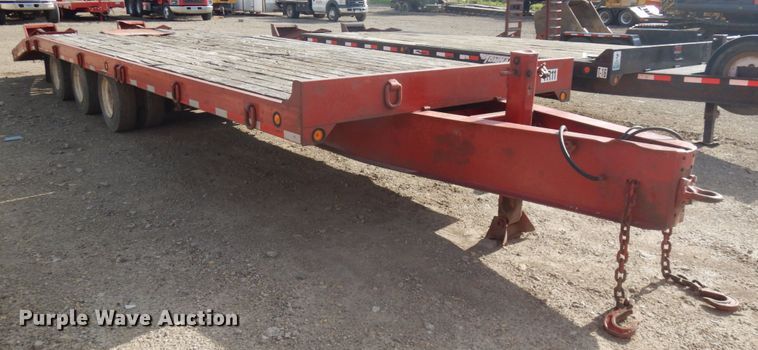 image for item IL9821 2005 Towmaster  equipment trailer
