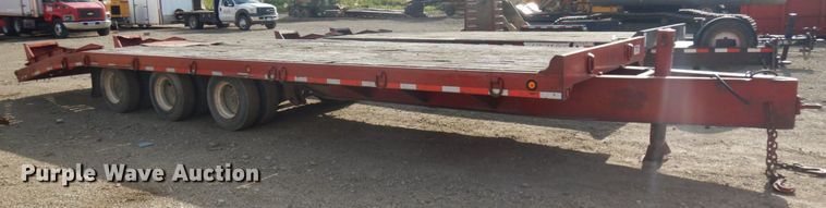 image for item IL9821 2005 Towmaster  equipment trailer