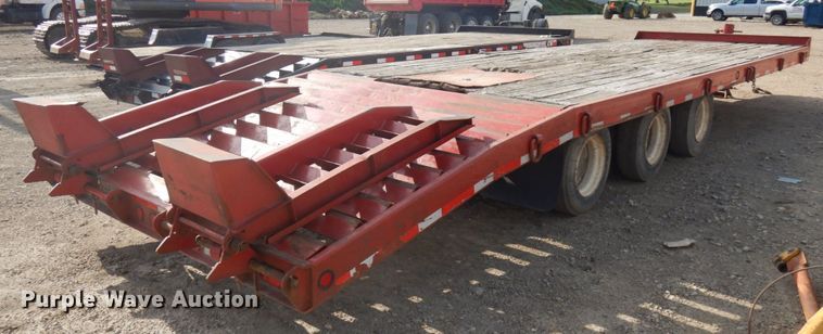 image for item IL9821 2005 Towmaster  equipment trailer