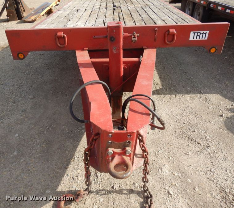 image for item IL9821 2005 Towmaster  equipment trailer