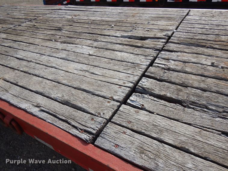 image for item IL9821 2005 Towmaster  equipment trailer