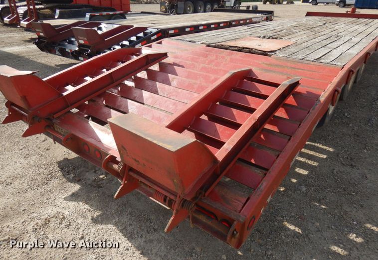 image for item IL9821 2005 Towmaster  equipment trailer