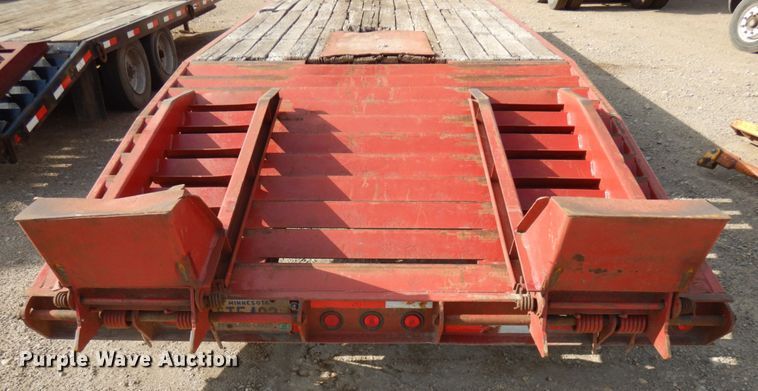 image for item IL9821 2005 Towmaster  equipment trailer