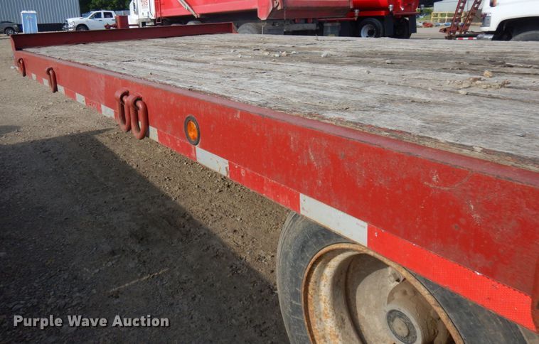 image for item IL9821 2005 Towmaster  equipment trailer