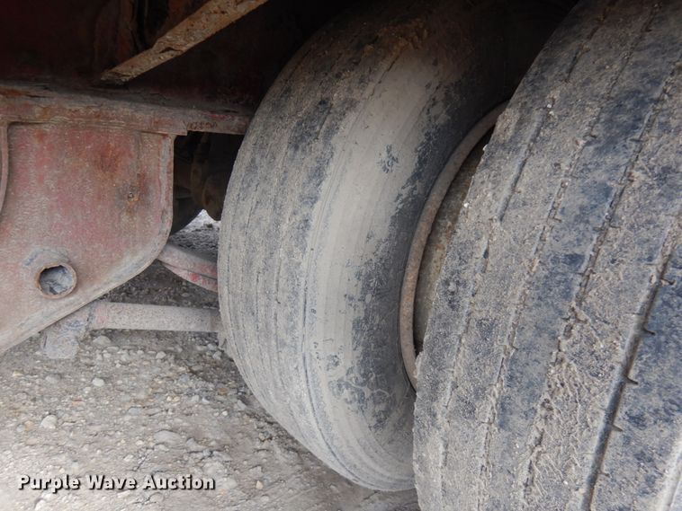 image for item IL9821 2005 Towmaster  equipment trailer