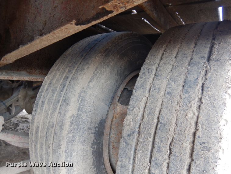 image for item IL9821 2005 Towmaster  equipment trailer