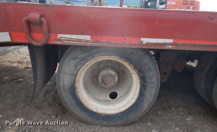 image for item IL9821 2005 Towmaster  equipment trailer