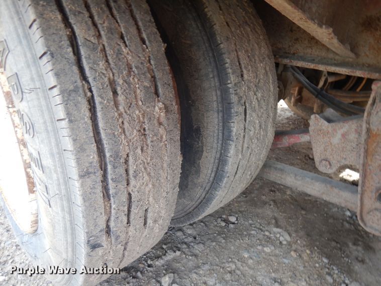 image for item IL9821 2005 Towmaster  equipment trailer