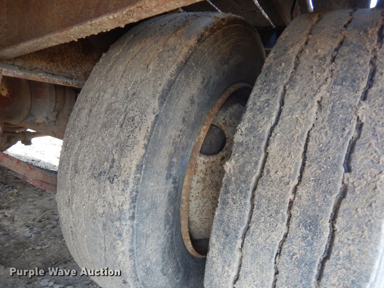 image for item IL9821 2005 Towmaster  equipment trailer