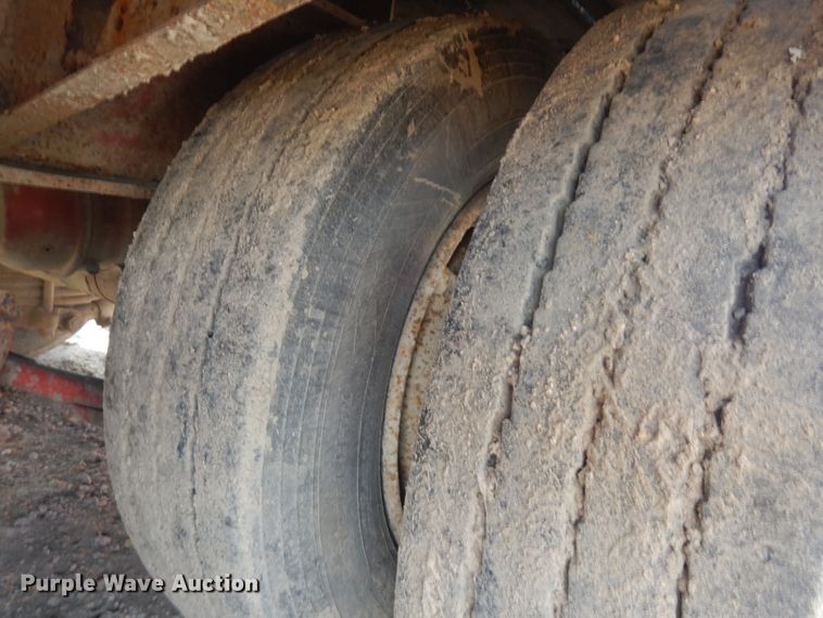 image for item IL9821 2005 Towmaster  equipment trailer