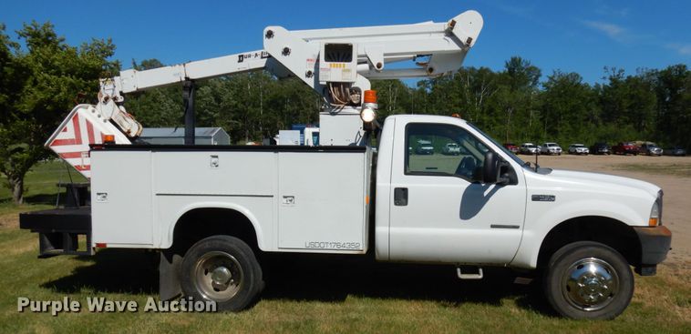 image for item IL9838 2002 Ford F450  bucket truck