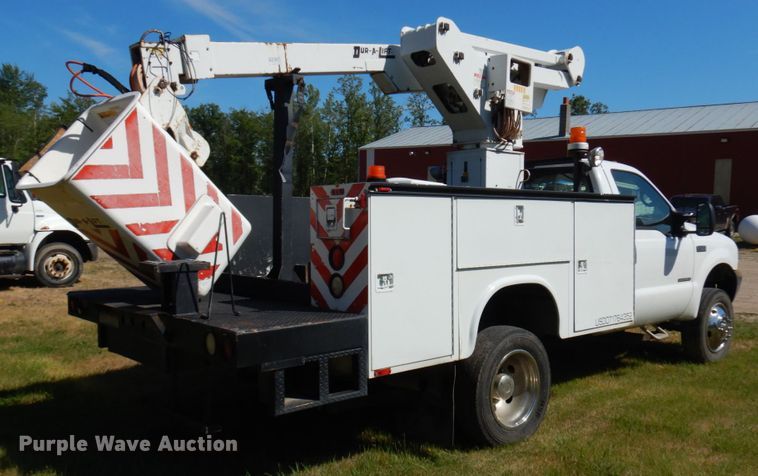 image for item IL9838 2002 Ford F450  bucket truck