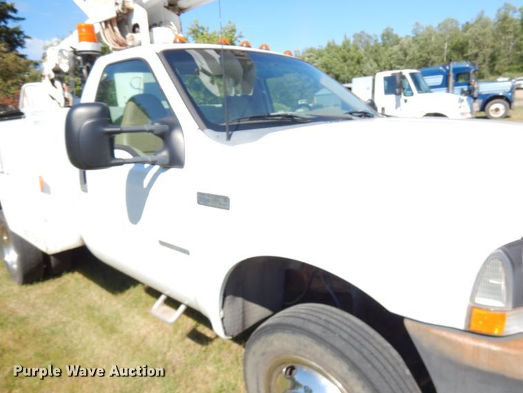image for item IL9838 2002 Ford F450  bucket truck