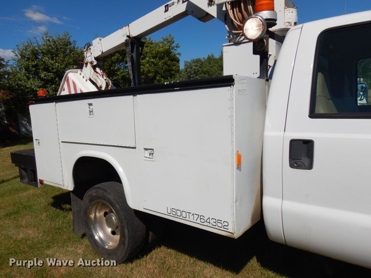 image for item IL9838 2002 Ford F450  bucket truck