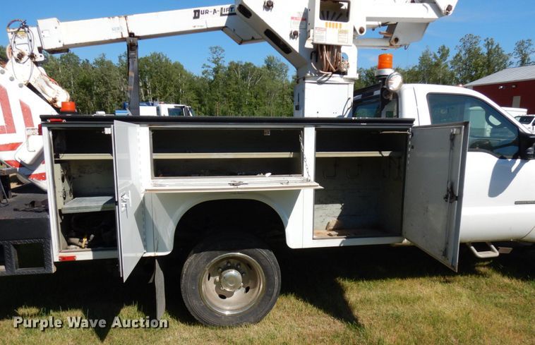 image for item IL9838 2002 Ford F450  bucket truck