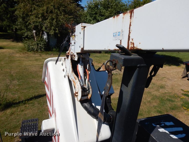 image for item IL9838 2002 Ford F450  bucket truck