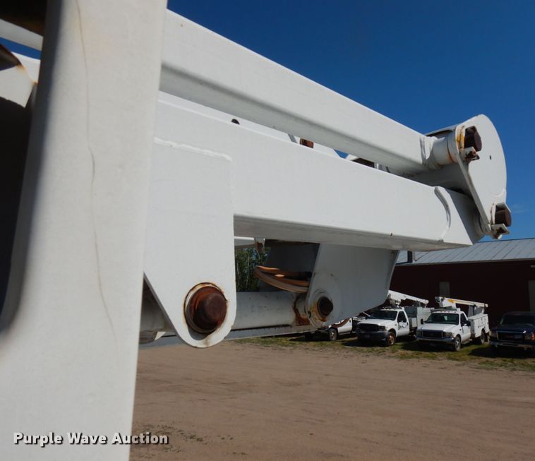 image for item IL9838 2002 Ford F450  bucket truck