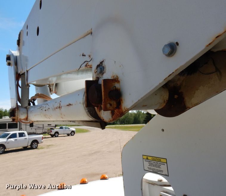 image for item IL9838 2002 Ford F450  bucket truck