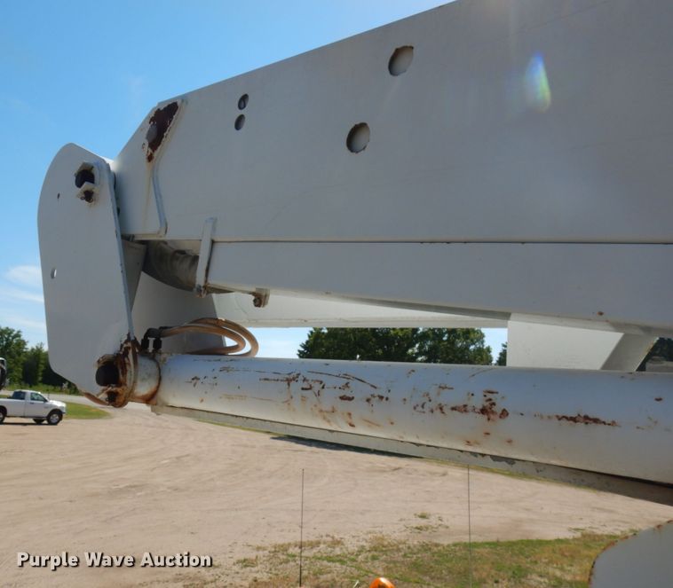 image for item IL9838 2002 Ford F450  bucket truck