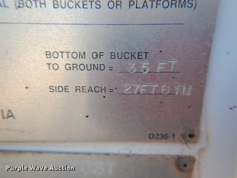 image for item IL9838 2002 Ford F450  bucket truck