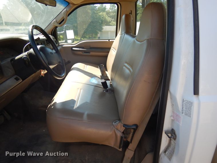 image for item IL9838 2002 Ford F450  bucket truck