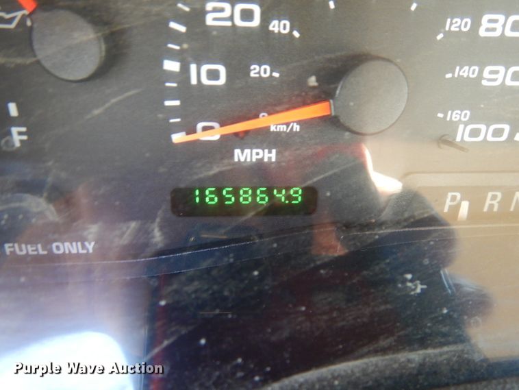 image for item IL9838 2002 Ford F450  bucket truck