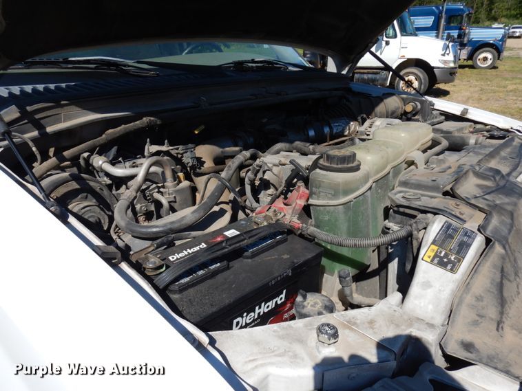 image for item IL9838 2002 Ford F450  bucket truck