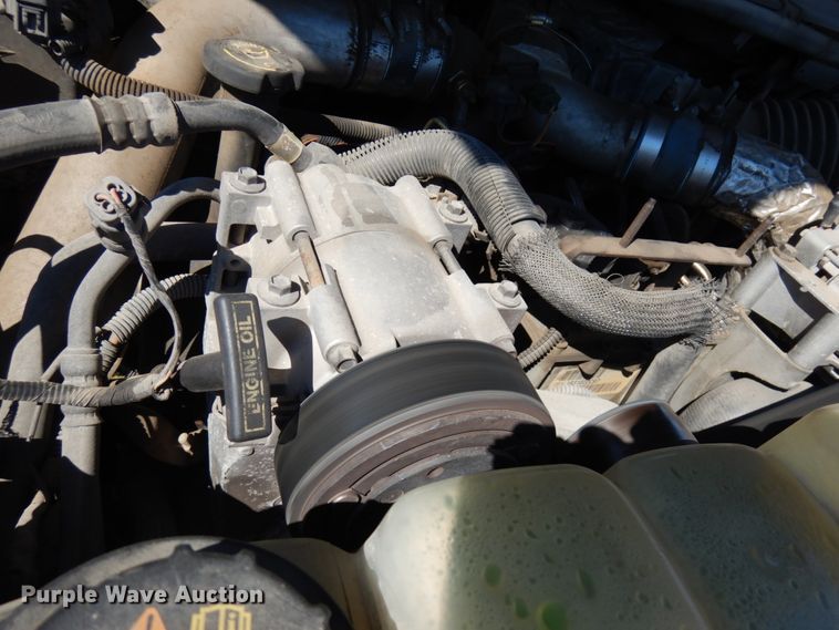 image for item IL9838 2002 Ford F450  bucket truck