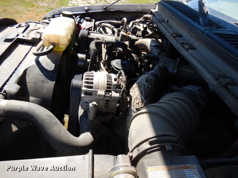 image for item IL9838 2002 Ford F450  bucket truck