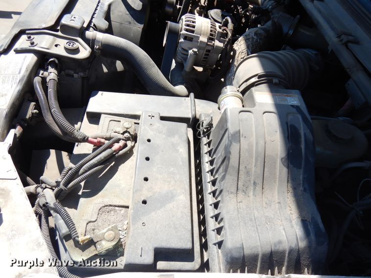 image for item IL9838 2002 Ford F450  bucket truck