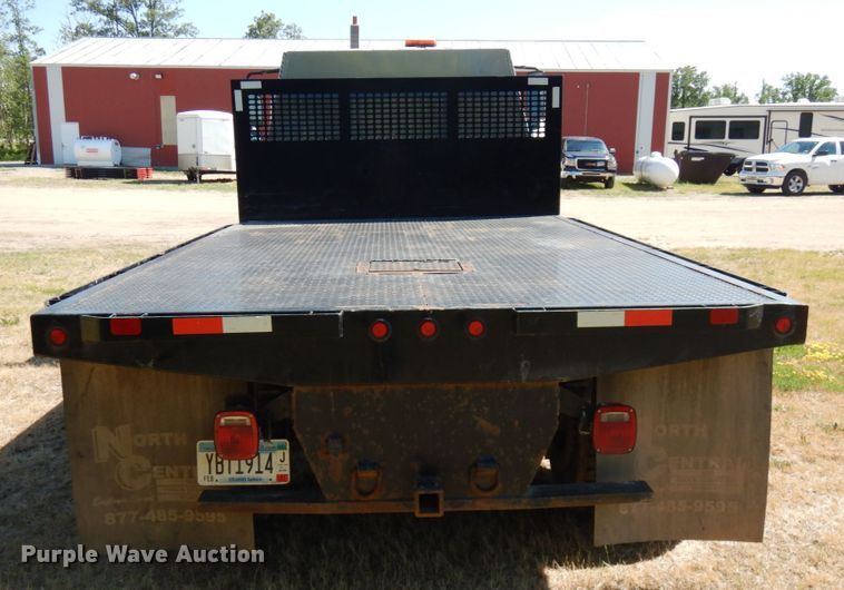 image for item IL9839 2008 International 4300  flatbed truck