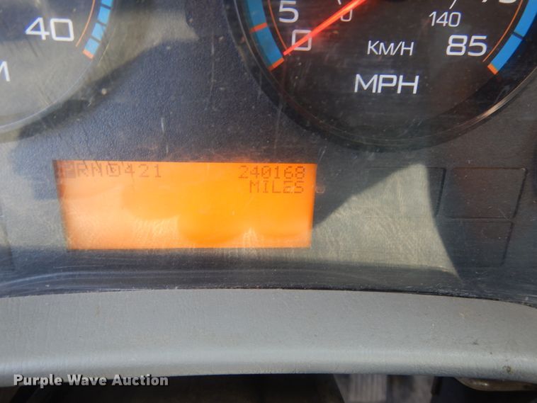 image for item IL9839 2008 International 4300  flatbed truck