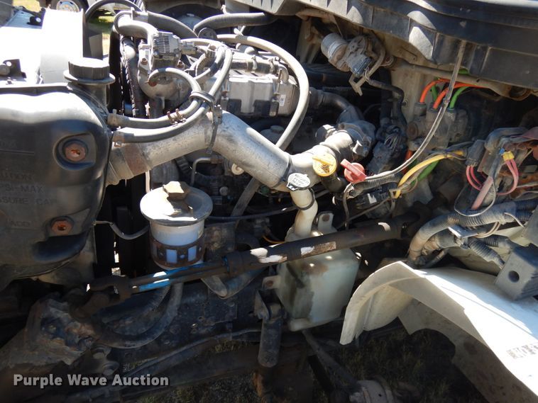 image for item IL9839 2008 International 4300  flatbed truck