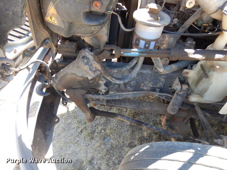 image for item IL9839 2008 International 4300  flatbed truck