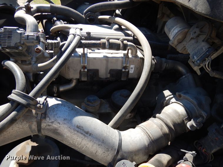 image for item IL9839 2008 International 4300  flatbed truck