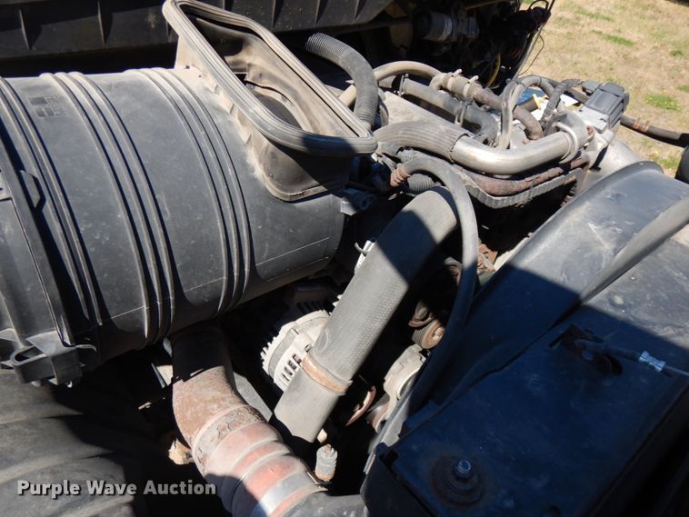 image for item IL9839 2008 International 4300  flatbed truck