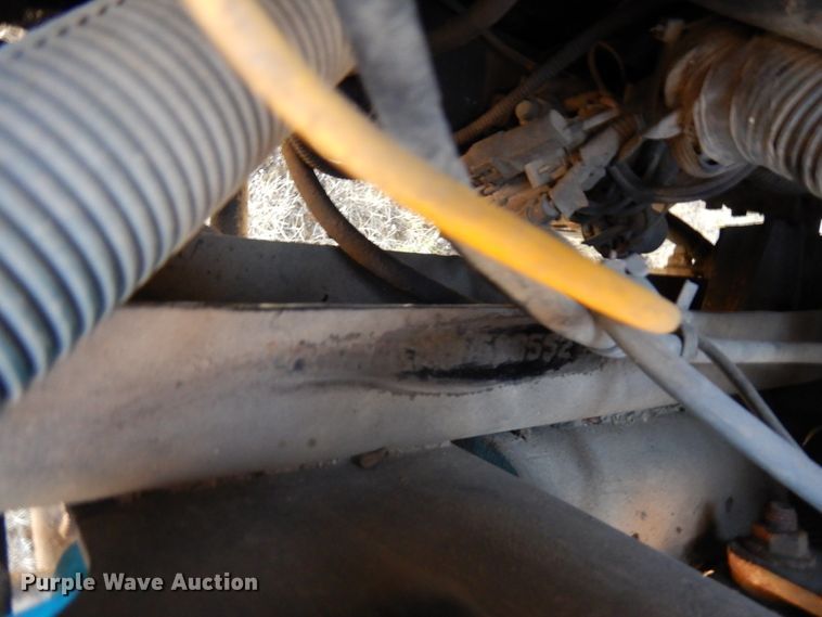 image for item IL9839 2008 International 4300  flatbed truck