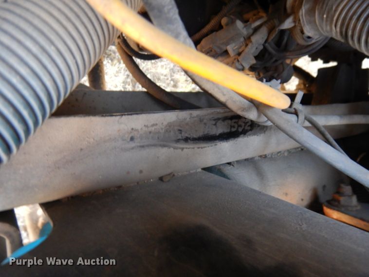 image for item IL9839 2008 International 4300  flatbed truck