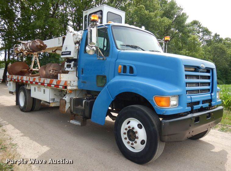 image for item IL9852 2000 Sterling L-Line  digger derrick truck