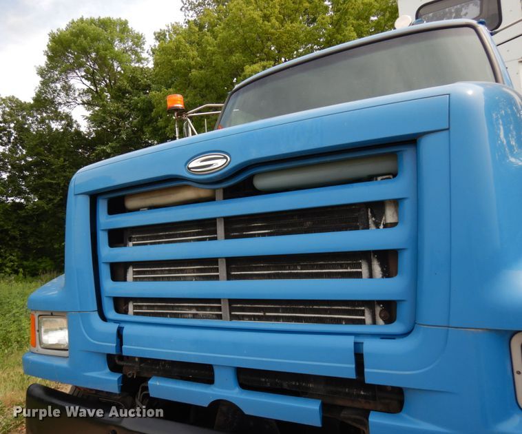 image for item IL9852 2000 Sterling L-Line  digger derrick truck