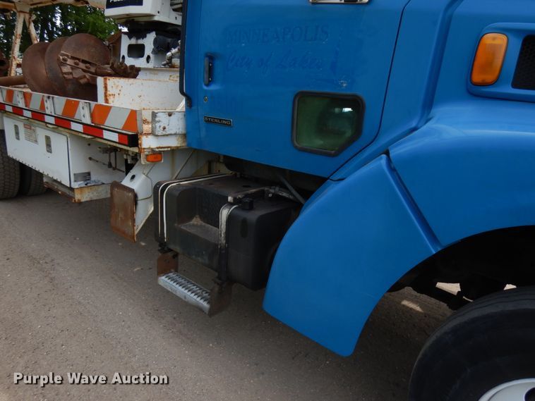 image for item IL9852 2000 Sterling L-Line  digger derrick truck