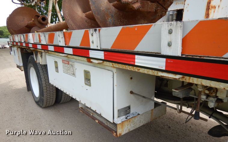 image for item IL9852 2000 Sterling L-Line  digger derrick truck