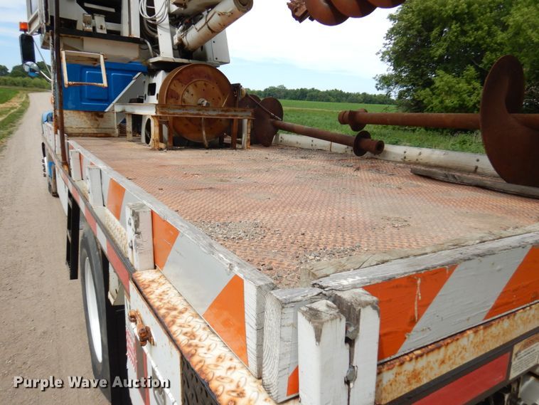 image for item IL9852 2000 Sterling L-Line  digger derrick truck