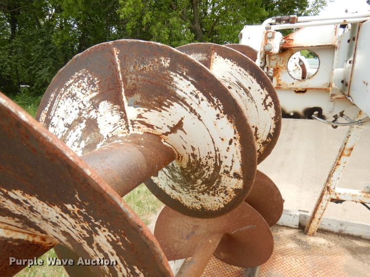 image for item IL9852 2000 Sterling L-Line  digger derrick truck