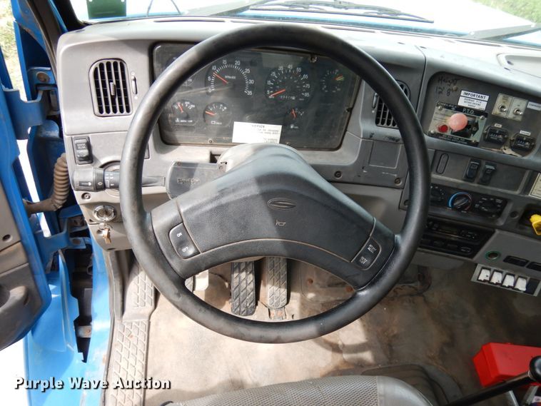 image for item IL9852 2000 Sterling L-Line  digger derrick truck