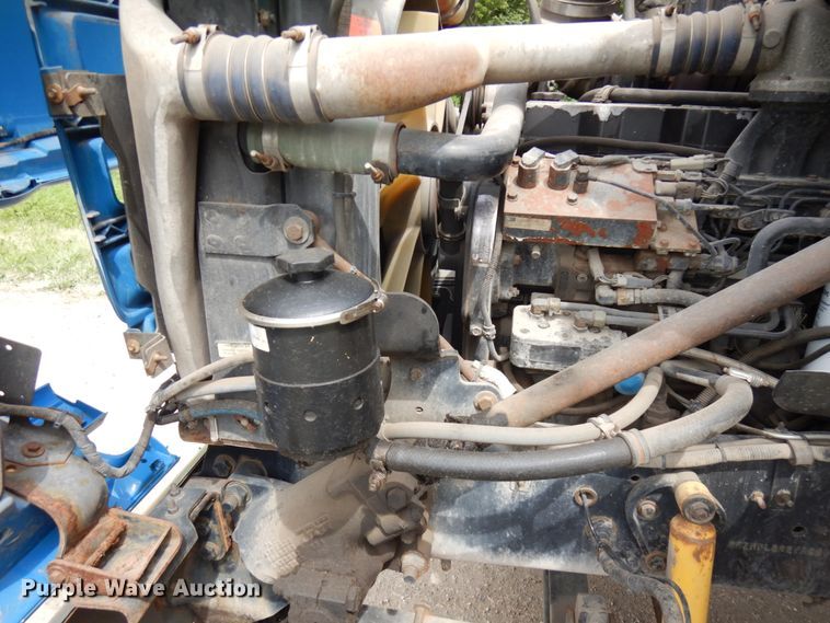 image for item IL9852 2000 Sterling L-Line  digger derrick truck